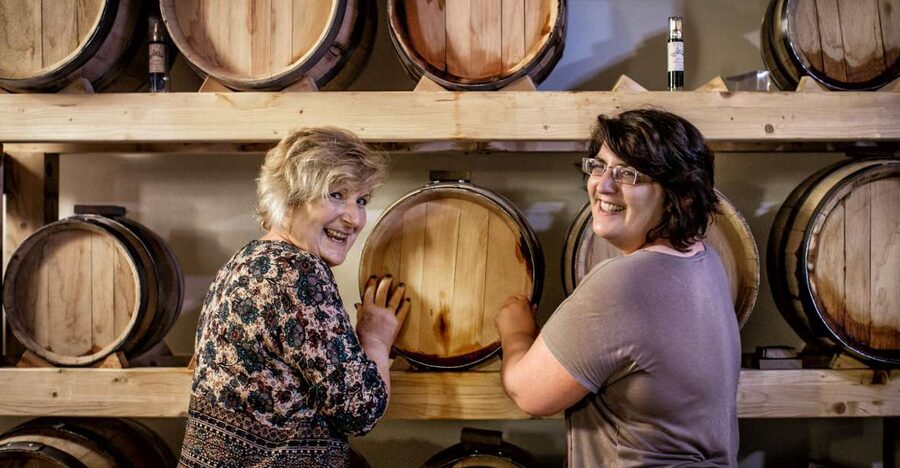 Assisi: Organic Balsamic Vinegar, Olive Oil & Wine Tour - Five wines with a real Umbrian spread