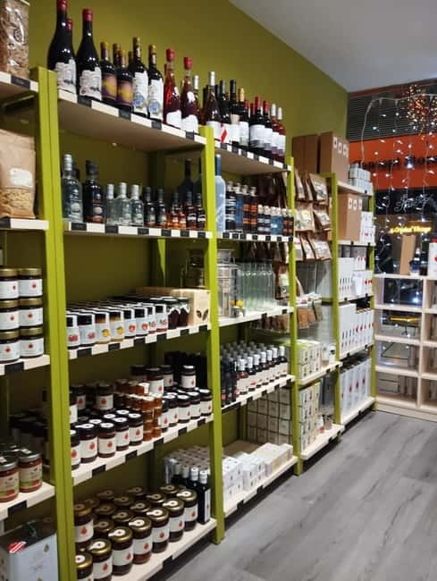 Athens: Cretan Olive Oil Tasting Experience - Comparing early harvest and regular extra virgin oil