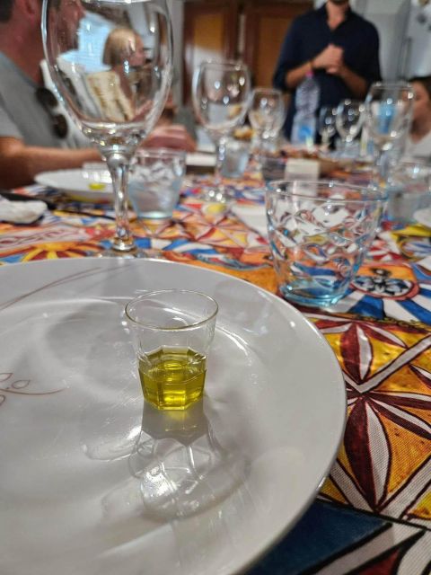 Balestrate: Olive Grove Tour with Wines & Olive Oil Tasting - Learning how olive oil really tastes