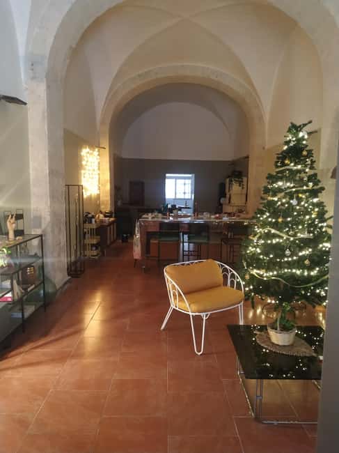 Bari: narrated extra virgin olive oil tasting with aperitif - Tasting Three Oils Like a Professional