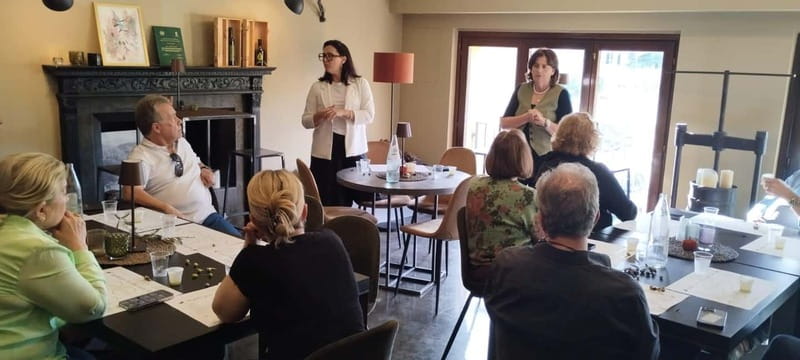 Bevagna: Olive Oil Mill Tour with Guided Tasting - Learning what extra virgin olive oil should taste like