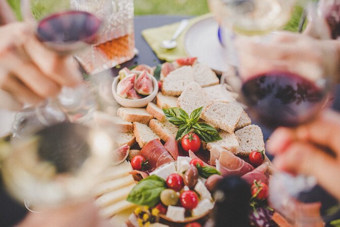 Buje: Authentic Istrian family farm, guided walk, foods & wine - Starting in the orchard of 31 fruit varieties