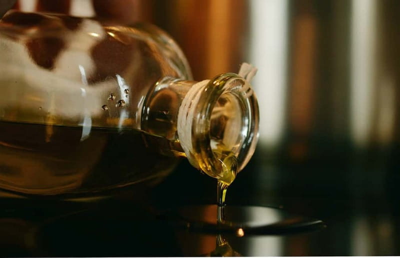 Cagliari: private tasting of fine extra virgin olive oil - The one-hour tasting, step by step