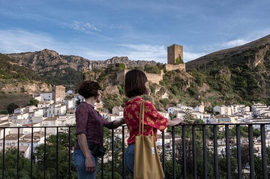 Cazorla: Highligts Tour with Olive Oil Tasting - Along the Cerezuelo river and into the vault