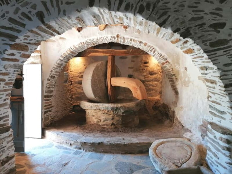 Classical guitar concert in a historic olive press - Nikos Karavias and the guitar programme