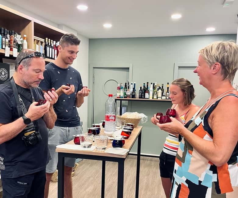 Córdoba: Olive Oil Tasting Experience - Making a Cordovan dessert with olive oil and cocoa