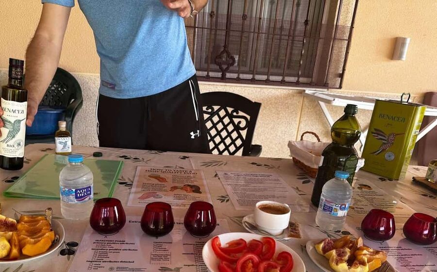 Córdoba: Visit a family organic olive grove with tasting - Arriving at Renacer Farm, 25 minutes from Córdoba