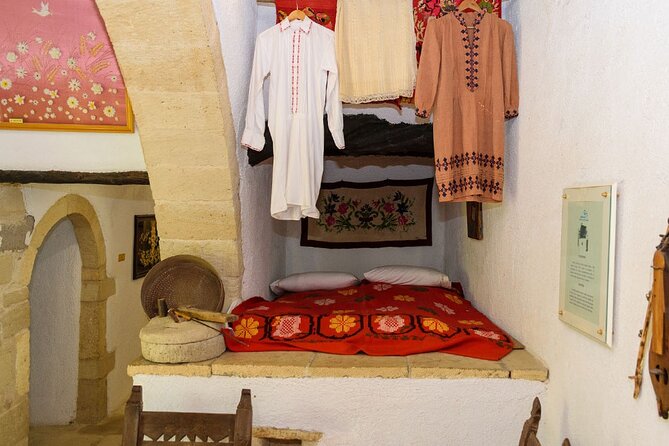 Cretan Delights - Wine, Olive Oil & Cooking Workshop from Chania - How the group size affects the price