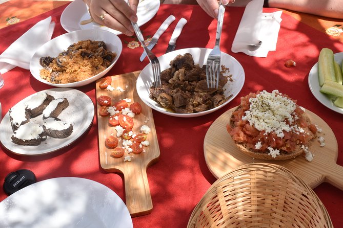 Cretan Farm Tour with Cheese-Making, Olive Oil Tasting & Picnic - What arrives on the picnic table