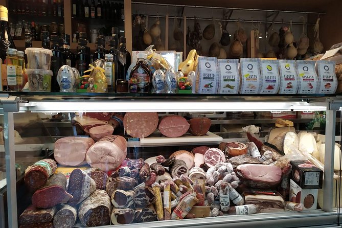 DISCOVER SORRENTO, food &Walking tour . Lemons-cheese&olive oil - Group size, meeting point, and practical details
