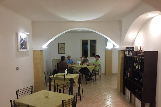Discovering extra virgin olive oil - Walking among 600-year-old olive trees