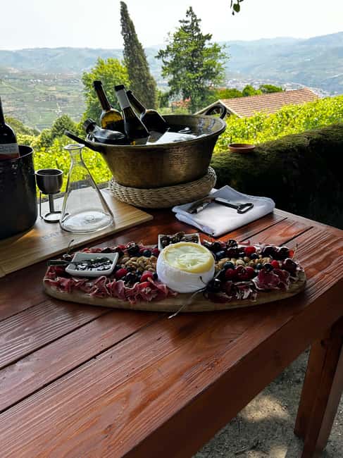 Douro Valley: Private Lunch with Wine & Olive Oil Tasting - Arriving at the estate gate