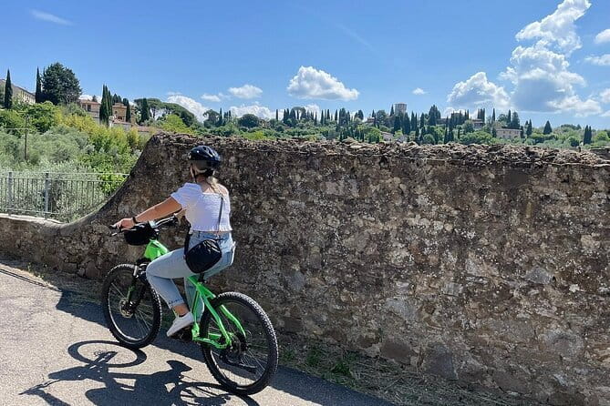 E-bike 2.5 hour Florence & Tuscany With Fresh Olive Oil and Bread - Leaving Florence through Porta Romana