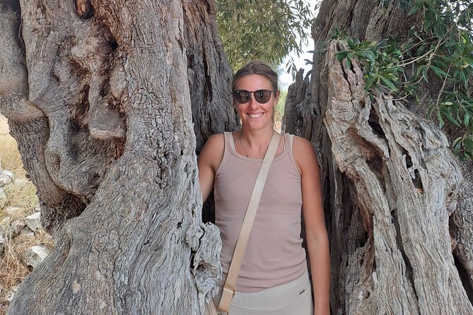e-bike tour in the plain of the secular olive trees of Ostuni - What the farm stop adds to the day