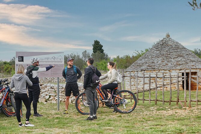 E Bike Tour with wine and olive oil tasting in Vodnjan - Through Fažana and toward Pula
