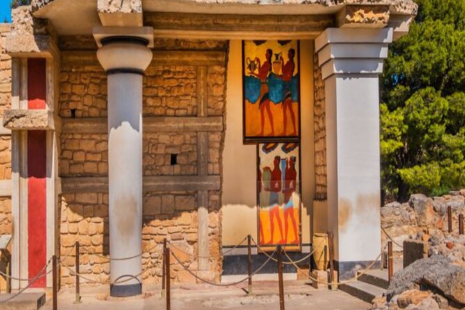 Ecobike-Knossos Palace-Wine tasting-Olive oil tasting - Handling the E-Bikes Through Heraklion