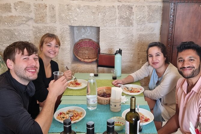extravirgin olive oil tasting,the story of a farm - Learning how the farm produces its oil