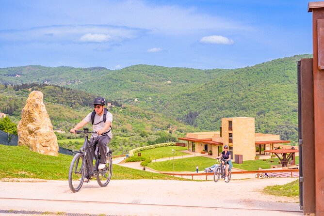 Florence: E-Bike tour to Fiesole with optional Pool or Olive Oil - From Florence streets to Fiesole’s hilltop views