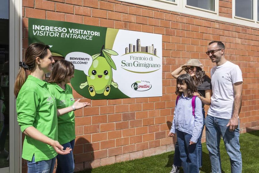 Frantoio di San Gimignano: tour of the oil mill and tasting - Scent stations and the digital quiz