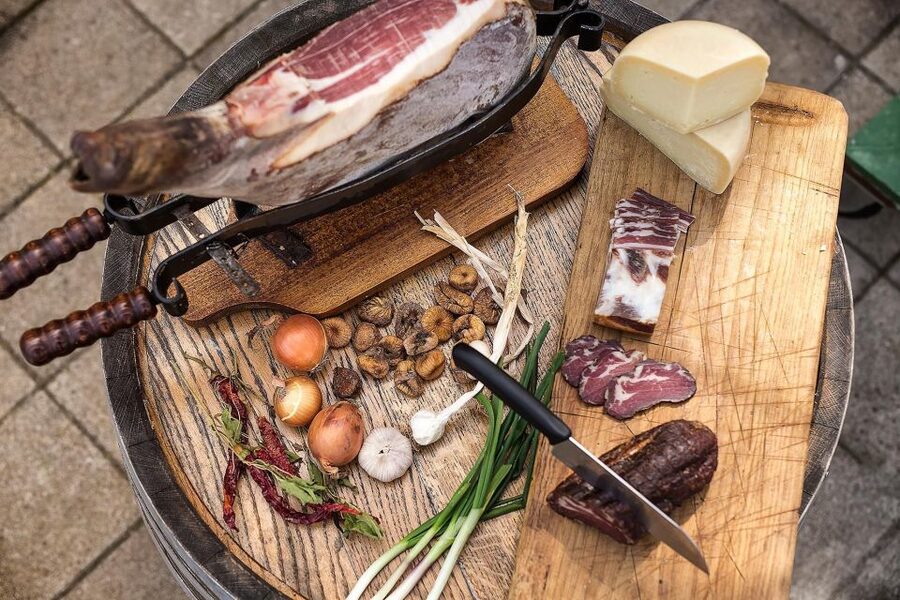 From Biograd: Wine and Olive Oil Tasting in Ražnjevića Dvori - Key points at a glance