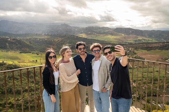From Malaga: Ronda, Wine & Olive Oil Tasting Premium Small Group - Ninety minutes to eat and wander