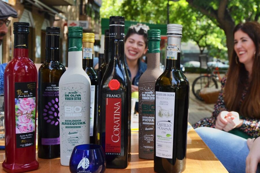 Johnny Madge Olive Oil Tastings - How the professional tasting begins