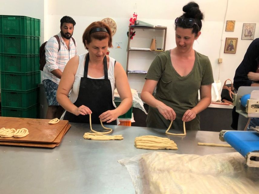 Kalamata: Food tour and Olive Oil Tasting with Light Lunch - Starting beneath Kalamata’s war heroes