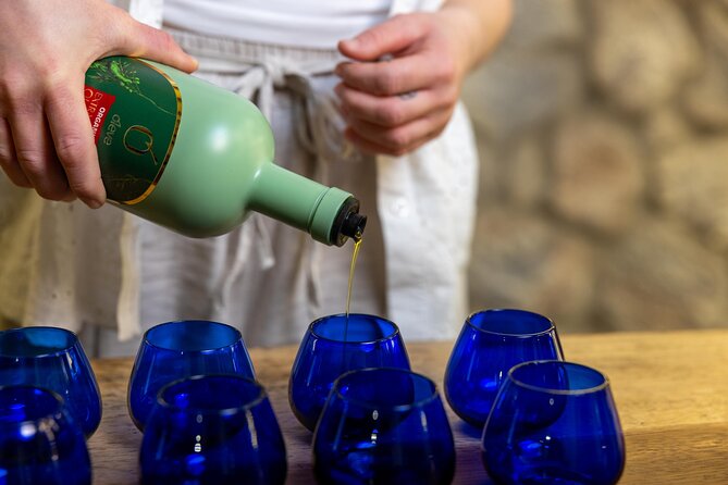 Keramikos Olive Oil Experience & Walking Tour - Learning to taste olive oil with Thalia