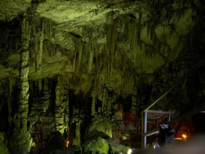 Lassithi, Zeus Cave, Olive Mill Farm & Knossos Combo Tour