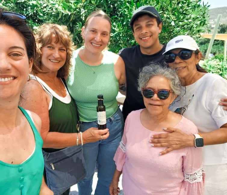 Naxos Town: Olive Oil Tasting & Baking in the Heart of Town - What happens during the olive oil tasting