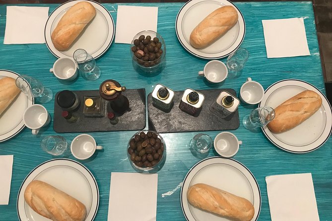 Olive Oil tasting breakfast & Tour in Cordoba - A short walk through Mercado de la Corredera
