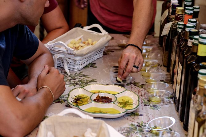 Olive oil tasting in Sorrento - Who will enjoy this most?