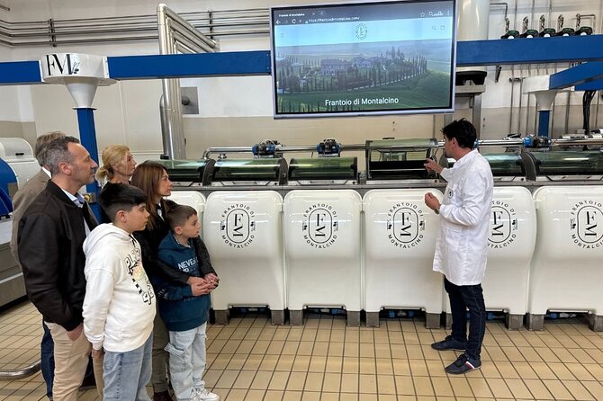 Olive Oil Tours and Tasting at Frantoio di Montalcino - Arriving at Località San Lazzaro