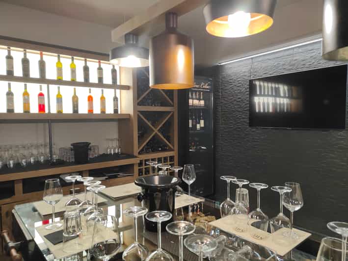 Orange & Natural Wines Of Greece with Cheese & Olive Oils - The food pairings make the tasting practical
