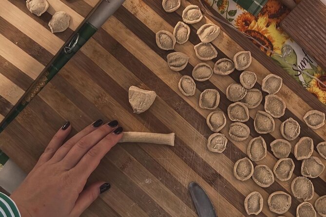 Pasta lesson with extra virgin olive oil tasting - Who will enjoy this experience most?