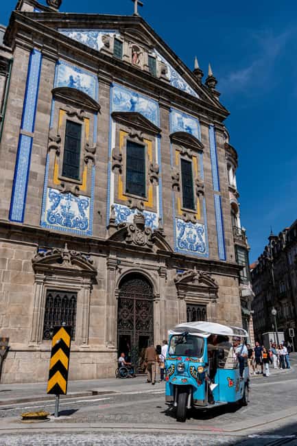 Porto: Tuk Tuk Tour with Olive Oil Tasting - A quick ride through Porto’s uphill center