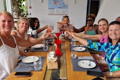 Santorini: 6hr Private Tour with Olive Oil, Beer or Wine Tasting