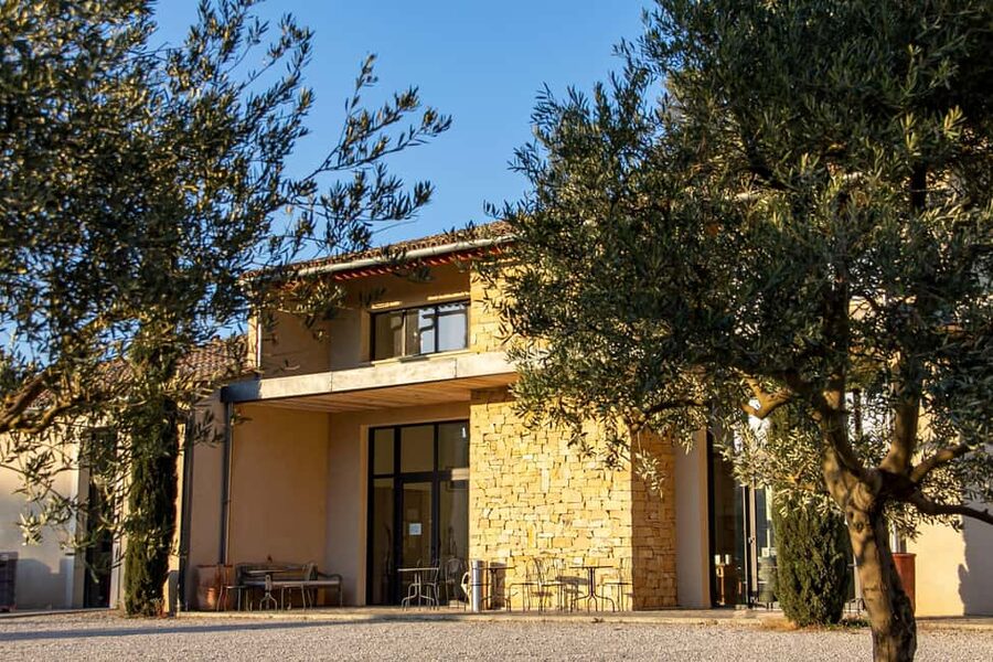 Self tour of the olive oil mill & olive oil tasting - A small mill visit with a big Provençal flavor