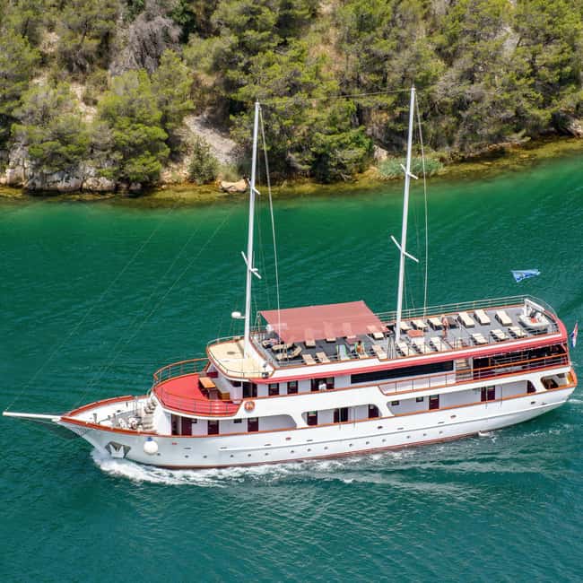 Šibenik or Zadar: Krka falls, olive mill, oil & wine tasting - Key points to know before booking