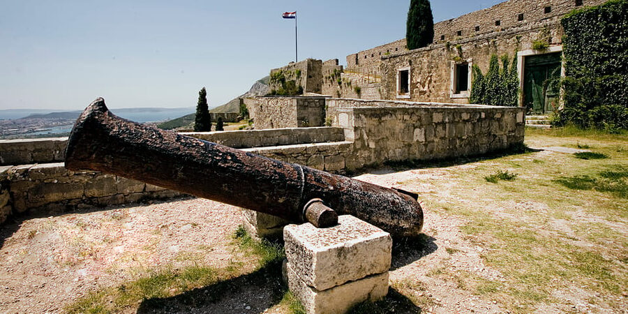 Split: Klis Fortress GOT and Olive Museum Entry Tickets - The Game of Thrones connection, kept in perspective