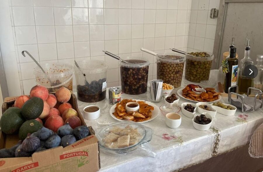 Tavira: Olive Factory Tour and Tasting - Finding Hélder Madeira outside Tavira