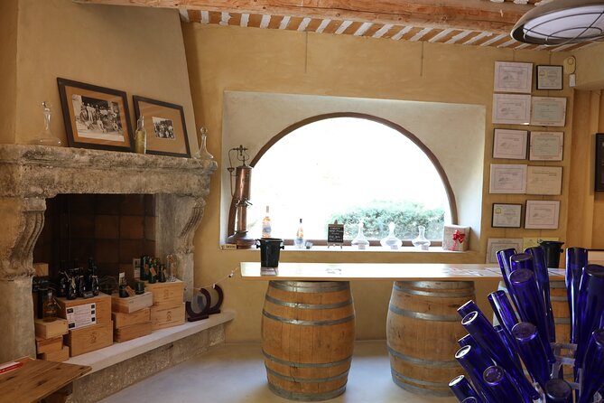 The wines of the Luberon, the Château de Lourmarin & Bastide du Laval olive oil - Key points to know before booking