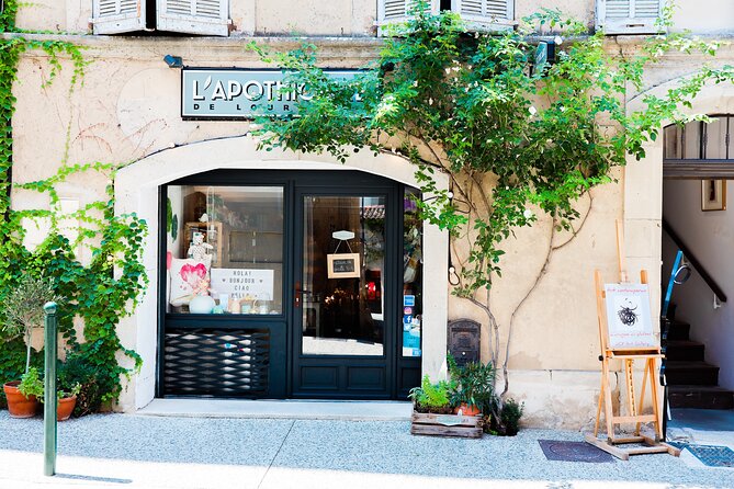 The wines of the Luberon, the Château de Lourmarin & Bastide du Laval olive oil - Four Luberon stops in one private day