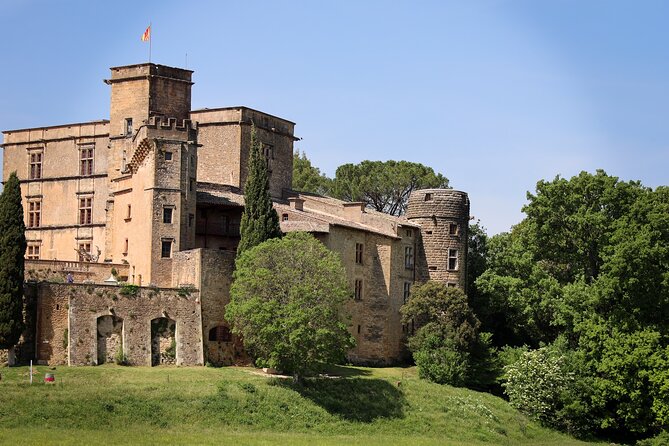 The wines of the Luberon, the Château de Lourmarin & Bastide du Laval olive oil - Château de Lourmarin, a medieval pause