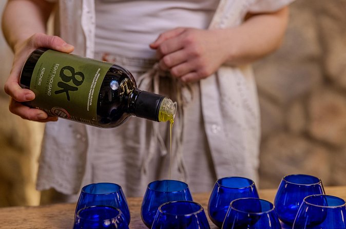 Thissio Olive Oil Experience & Walking Tour - Learning how to store olive oil at home