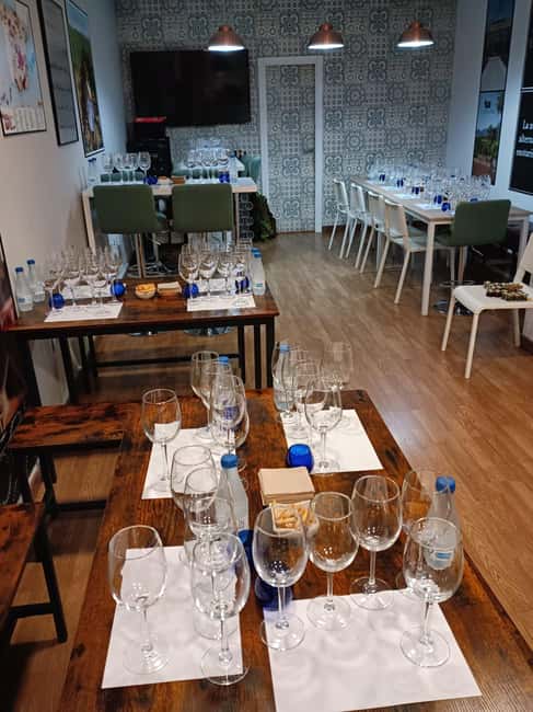 Toledo: Wine, EVOO, and Tapas Tasting - A one-hour introduction to Toledo’s food and wine