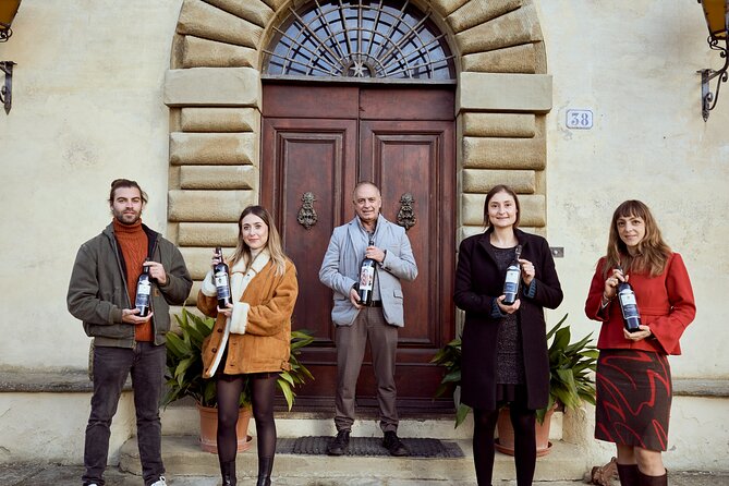 Tour through the vineyards and wine and olive oil tasting in Tuscany - A Tuscan winery visit with more than a quick pour