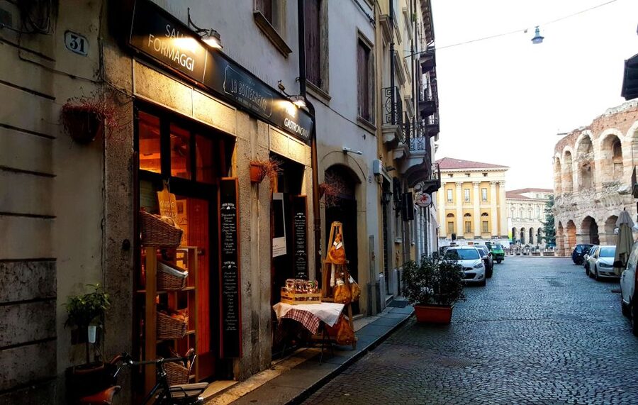 Verona centro: Olive Oil Tasting Experience - Why this one-hour tasting belongs on your Verona schedule