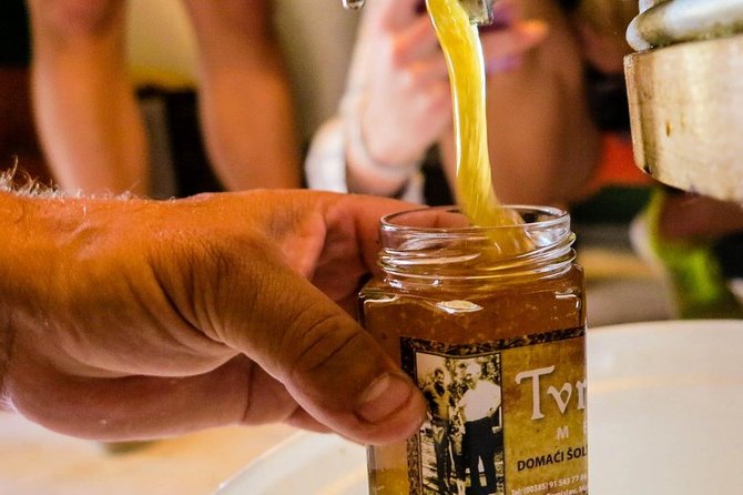 Wine, Honey & Olive Oil of Solta Island - Tasting Tour - Why Šolta works so well for a food tour
