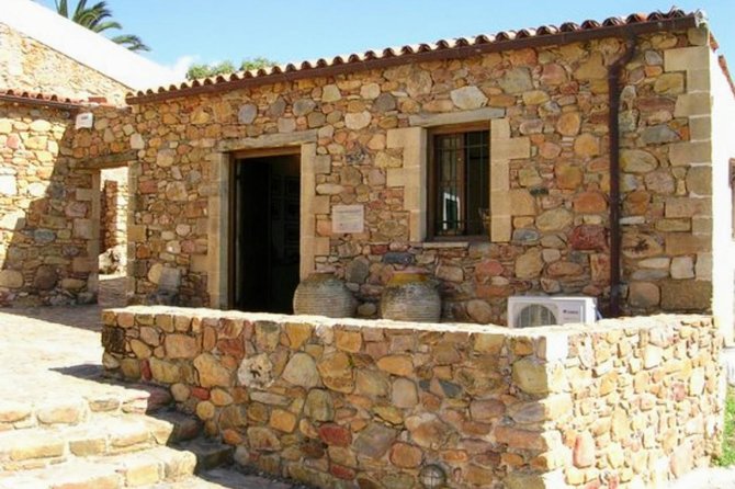 Wine & Olive Oil tasting one day private tour in Crete - The family winery on Kissavos Mountain